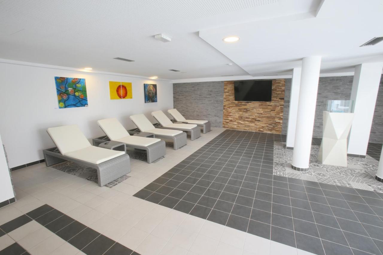 25H Spa-Residenz Pools In & Out, Private Garden & Beach Нойзидль-ам-Зе Экстерьер фото
